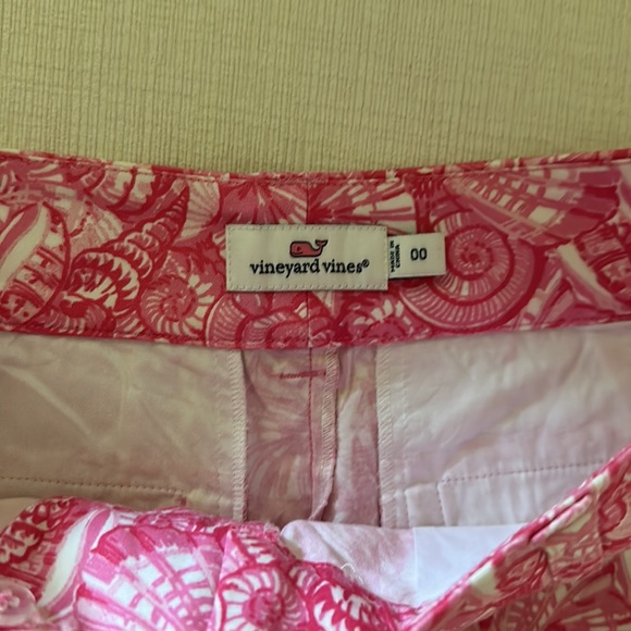 Pink and white shell shorts - Picture 3 of 3